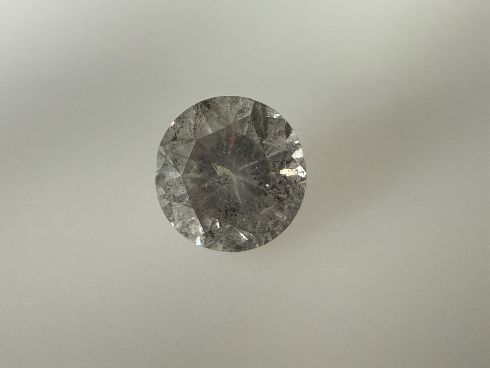 1.04 Carats Round Diamond Light Silver/SI3/Good