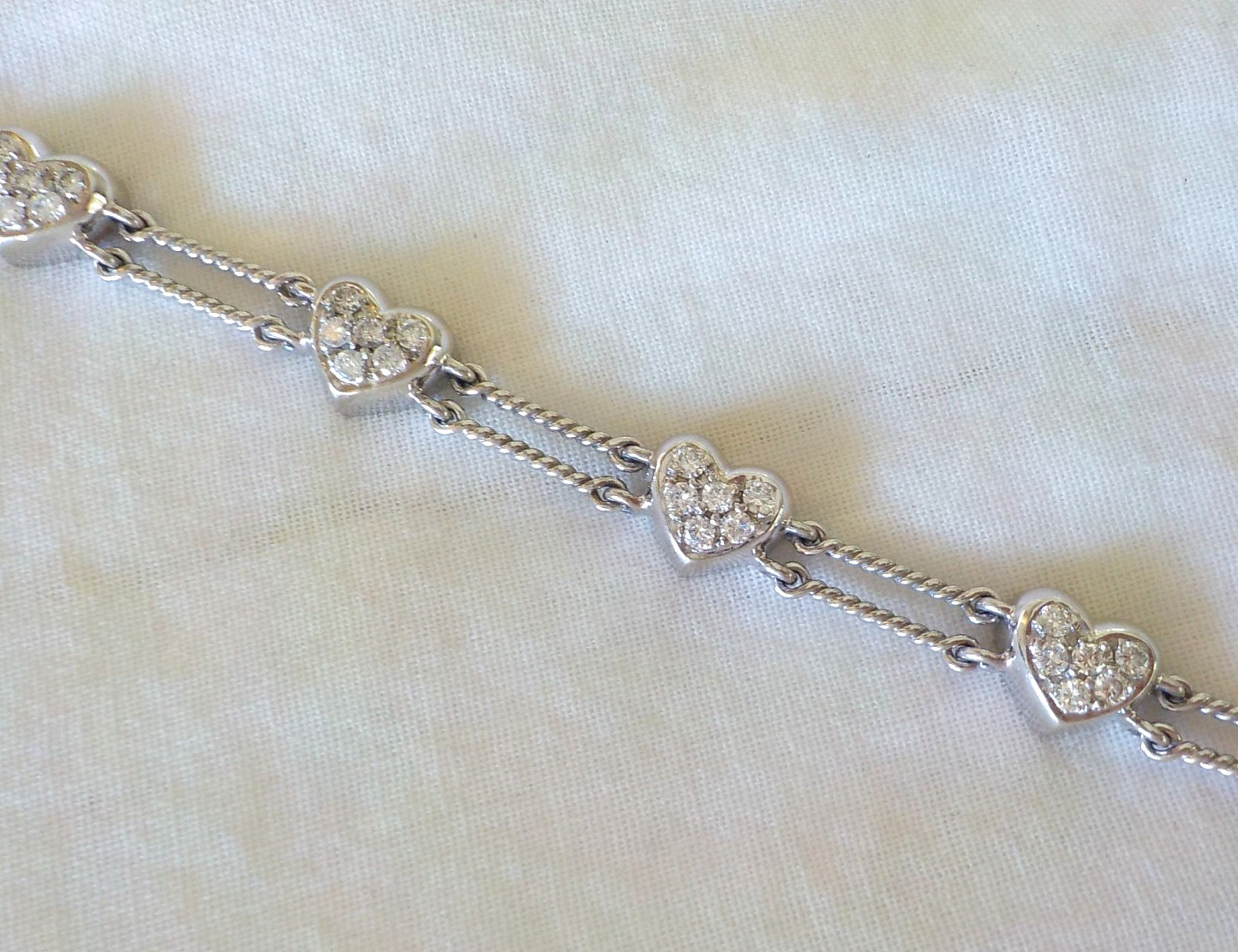 Quality 14K White Gold Heart Bar Diamond Bracelet – 16.6 gms, 6.7 in, 1.08 ctw