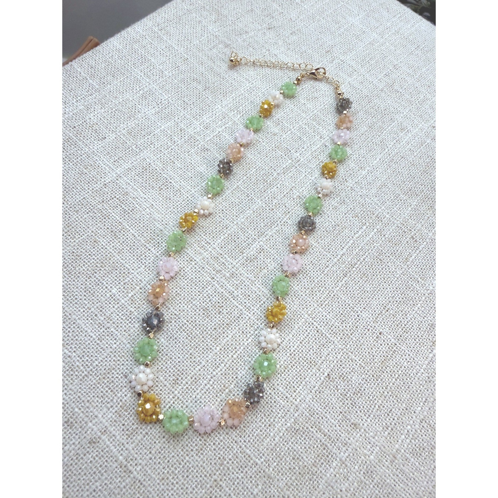 Anthropologie beaded flower necklace pastel rainbow delicate mimimal nwot simple