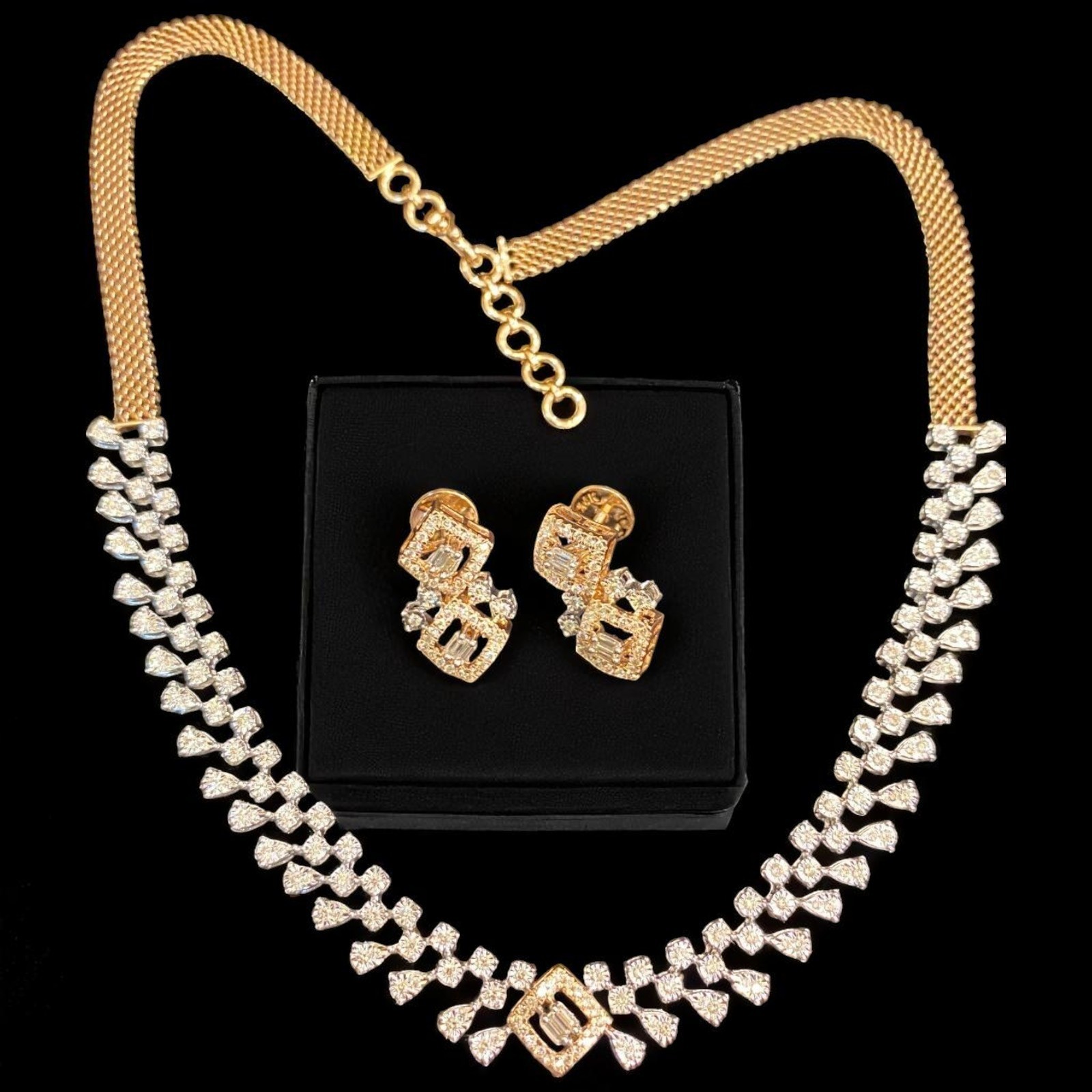 Classy 2.88 Cts Round Baguette Shape Natural Diamonds Necklace Earrings 14K Gold