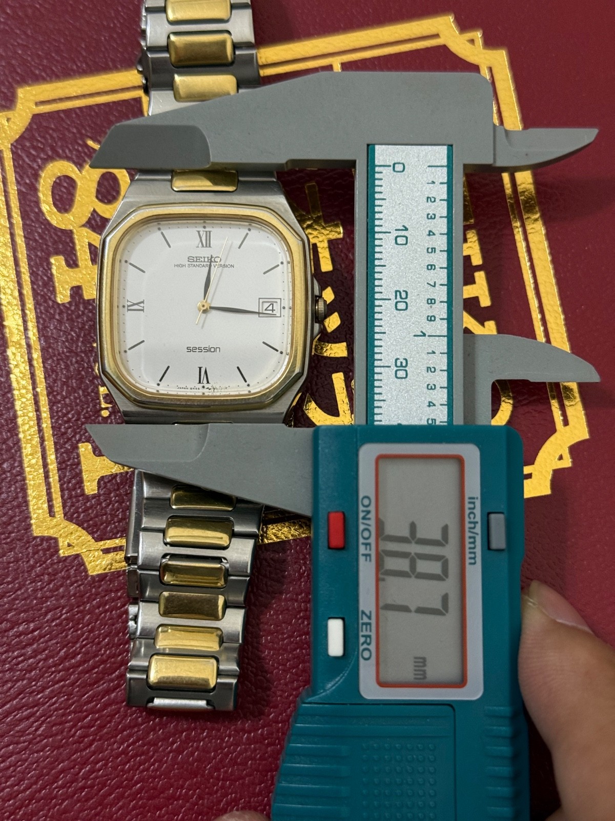Vintage Seiko Session 8N45-5000 Quartz White Dial Two Tone Men’s Watch Japan