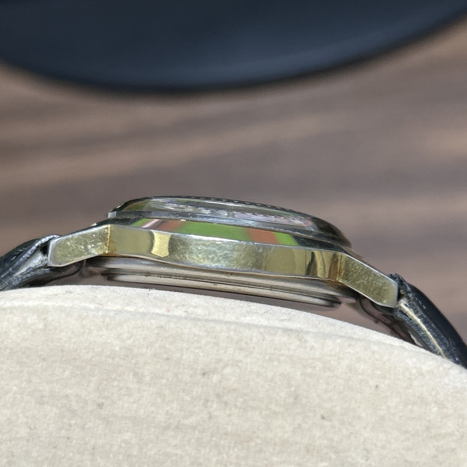 TRANGISE WATCH 17 JEWELS RED DOT SECOND MECHANICAL MOVEMENT RUNNING