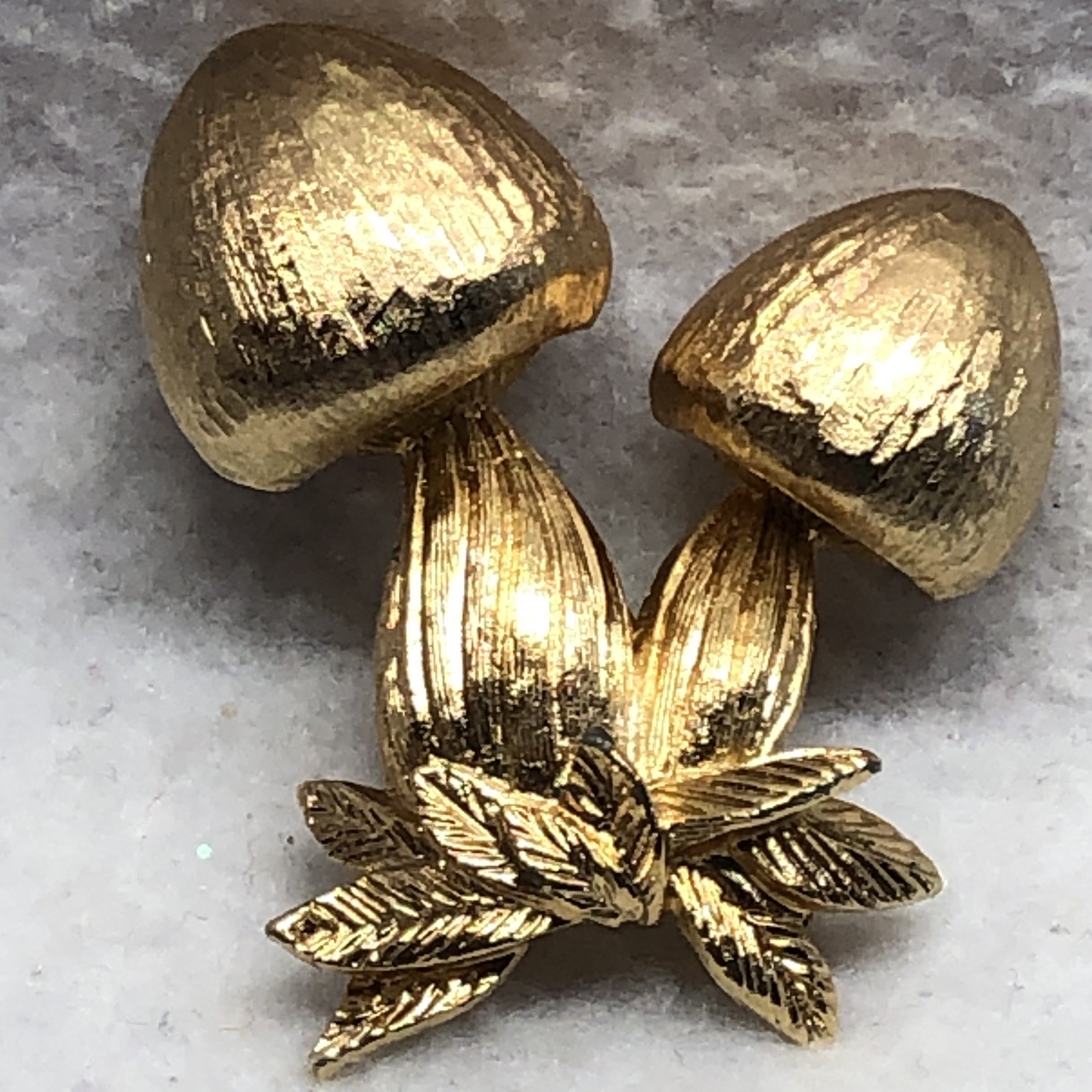 VTG Double Mushroom Signed Napier Satin Brushed Gold Tone Pin Brooch 1970s BOHO