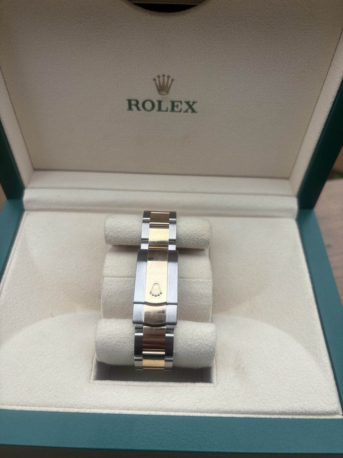 Rolex Datejust 36 NEW 2023 Champagne Motif Dial 126233 Oyster Bracelet Fluted
