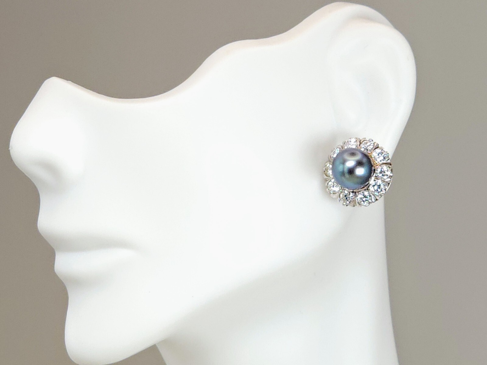 13k – 14k White Gold Diamond Tahitian Pearl Earrings 2ctw Black Grey 8.7mm Halo