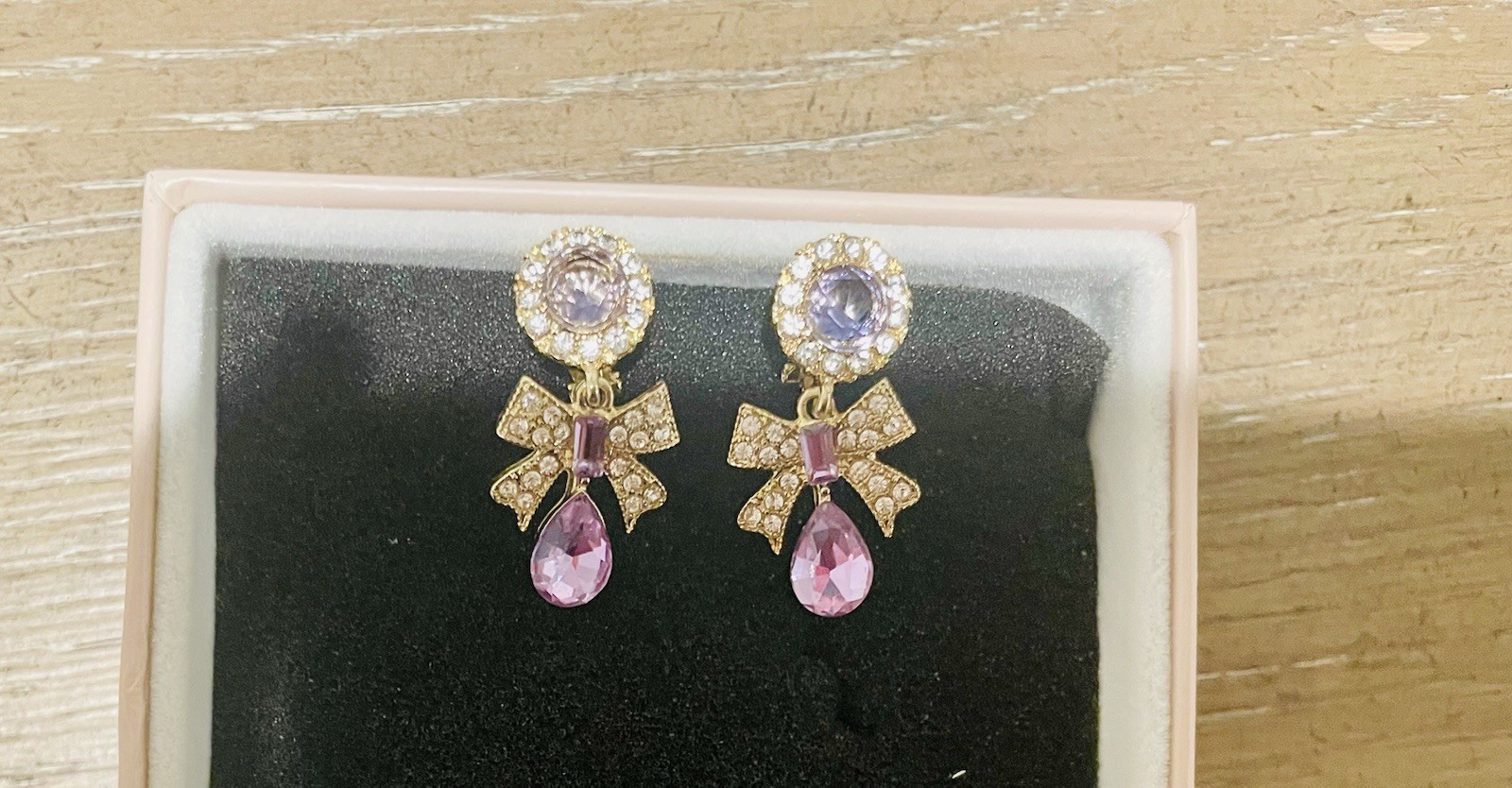 Gold Tone Purple Rhinestone Crystal Bow Teardrop Dangle Clip On Earrings Back