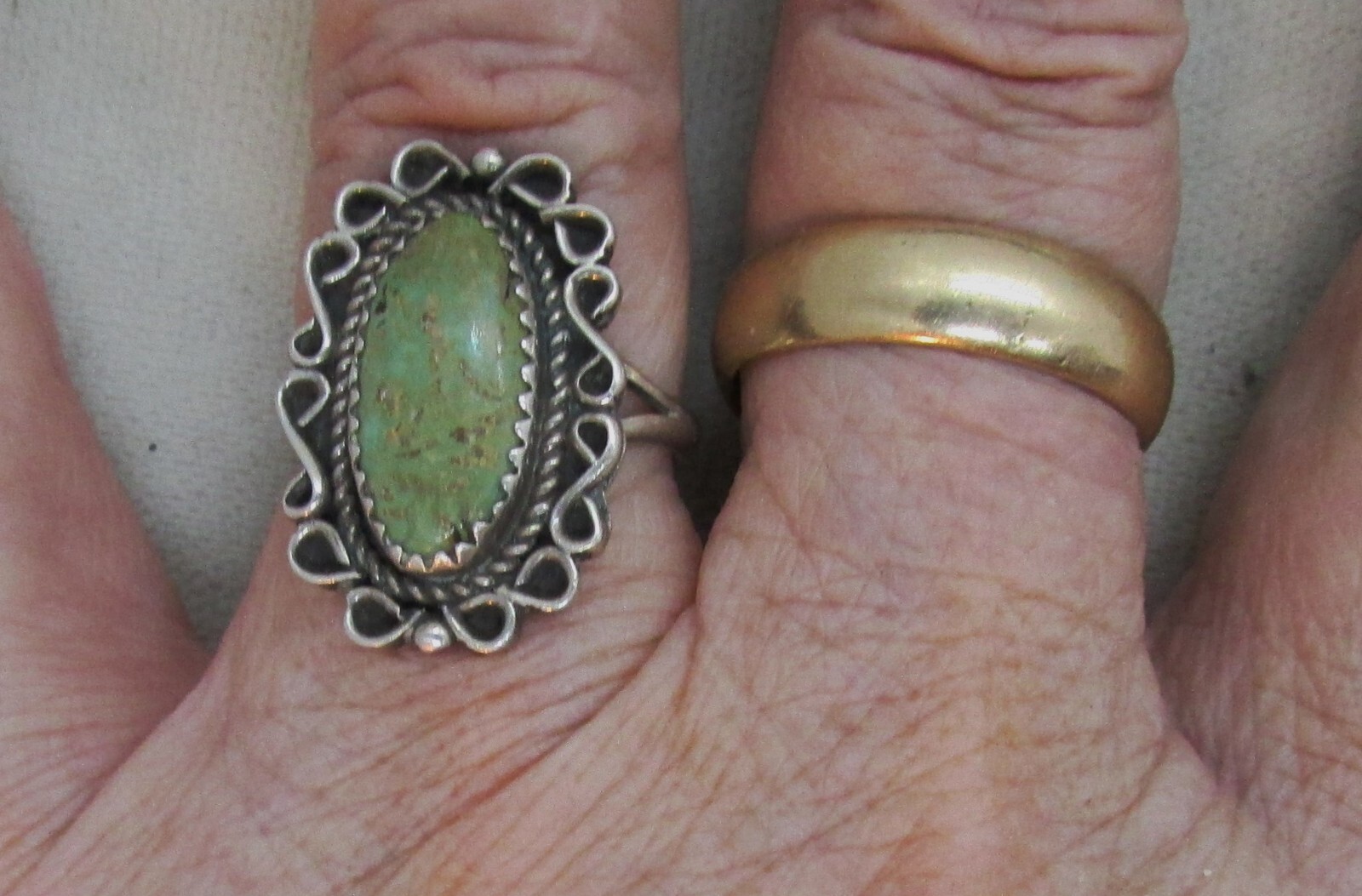 VINTAGE SOUTHWEST N A GREEN TURQUOISE RING SIZE 7.5