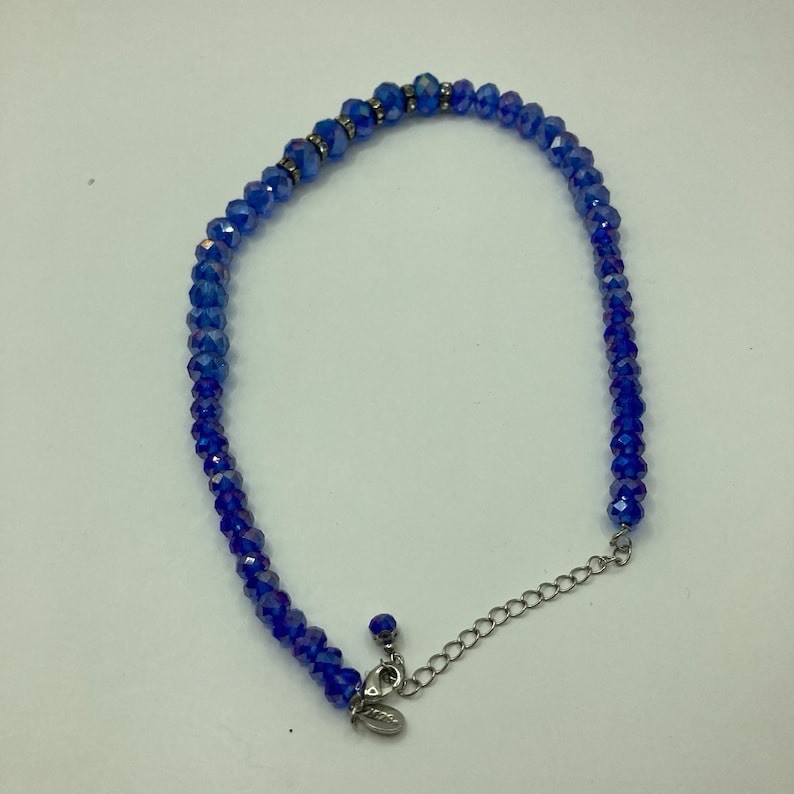 2028 Jewelry Signed Faceted Crystal Rhinestone Necklace Periwinkle Blue AB Bead