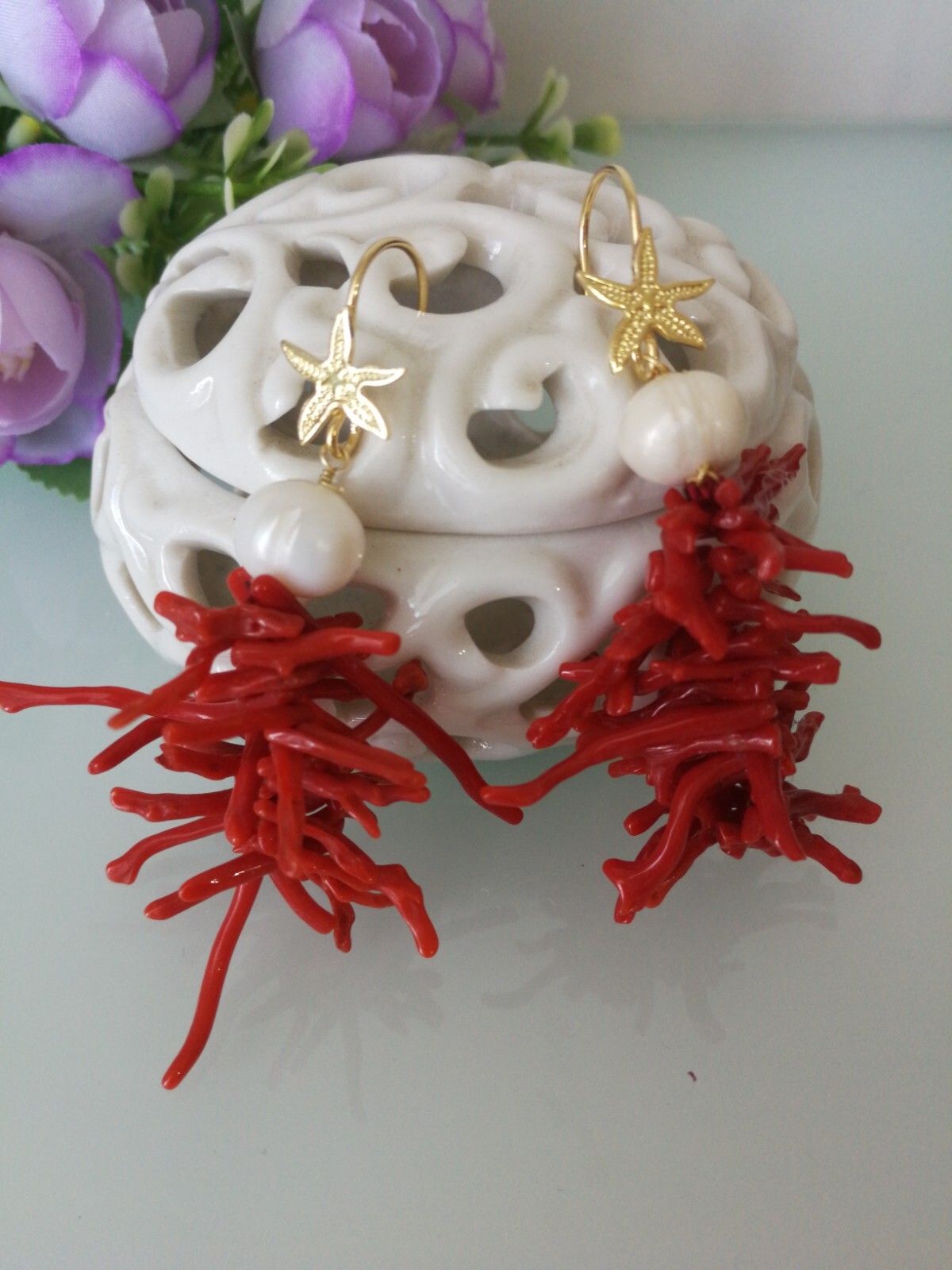 Orecchini con corallo rosso naturale e perla .Orecchini rametti rossi corallo.
