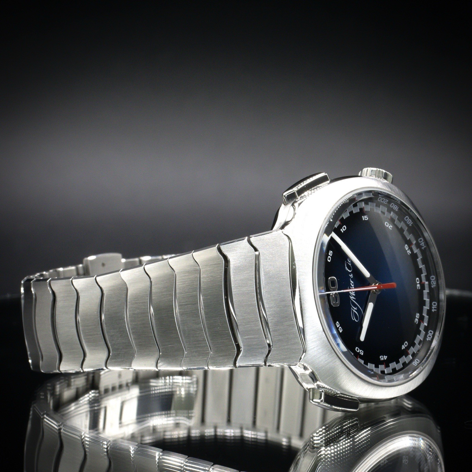 H. MOSER & CIE. Streamliner Flyback Chrono “Funky Blue” 6907-1200 | Full Set