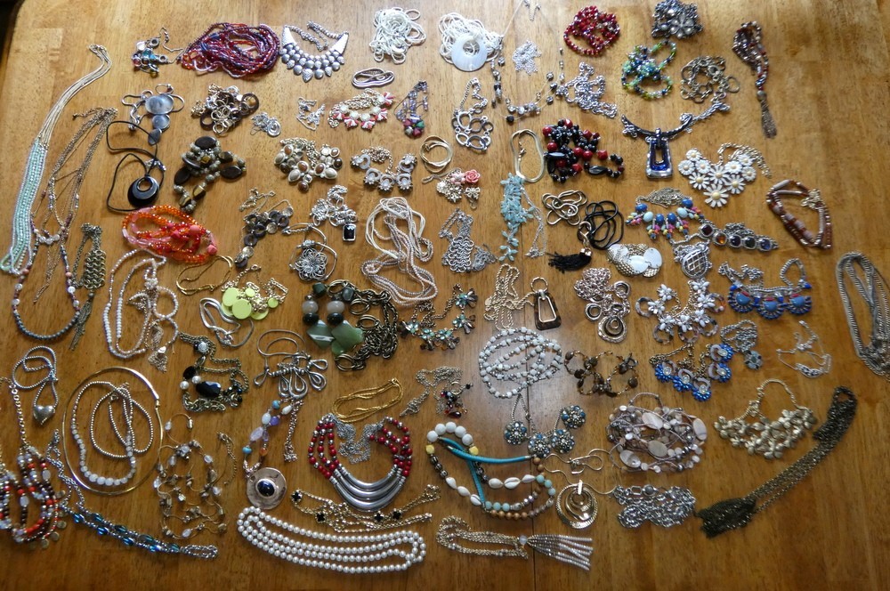 Vintage Huge Beautiful Necklace Only Jewelry Lot All Wearable 85 pcs