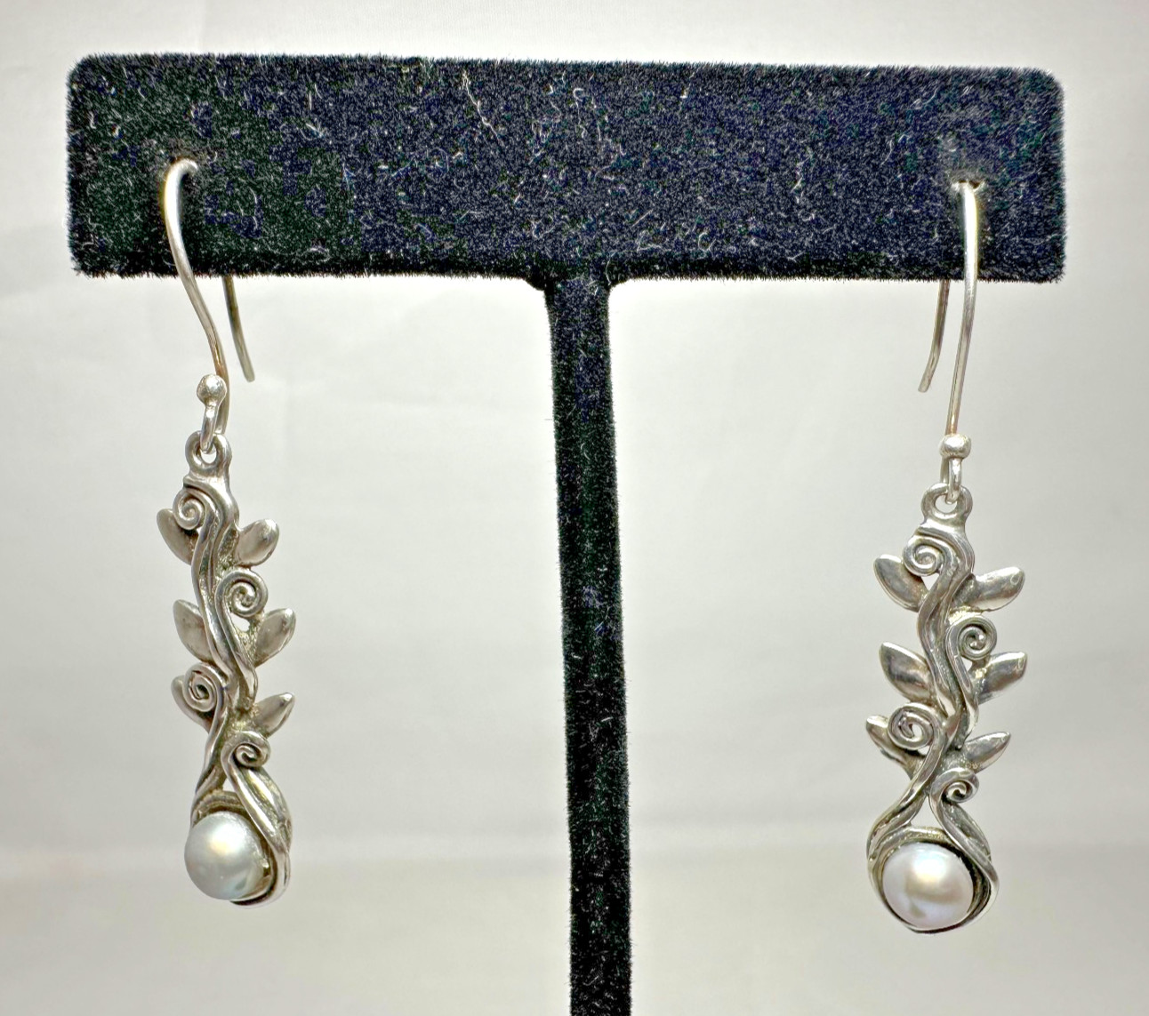 Silver 925 Gray Pearl Dangle Earrings. 5.9g. L-2. in.