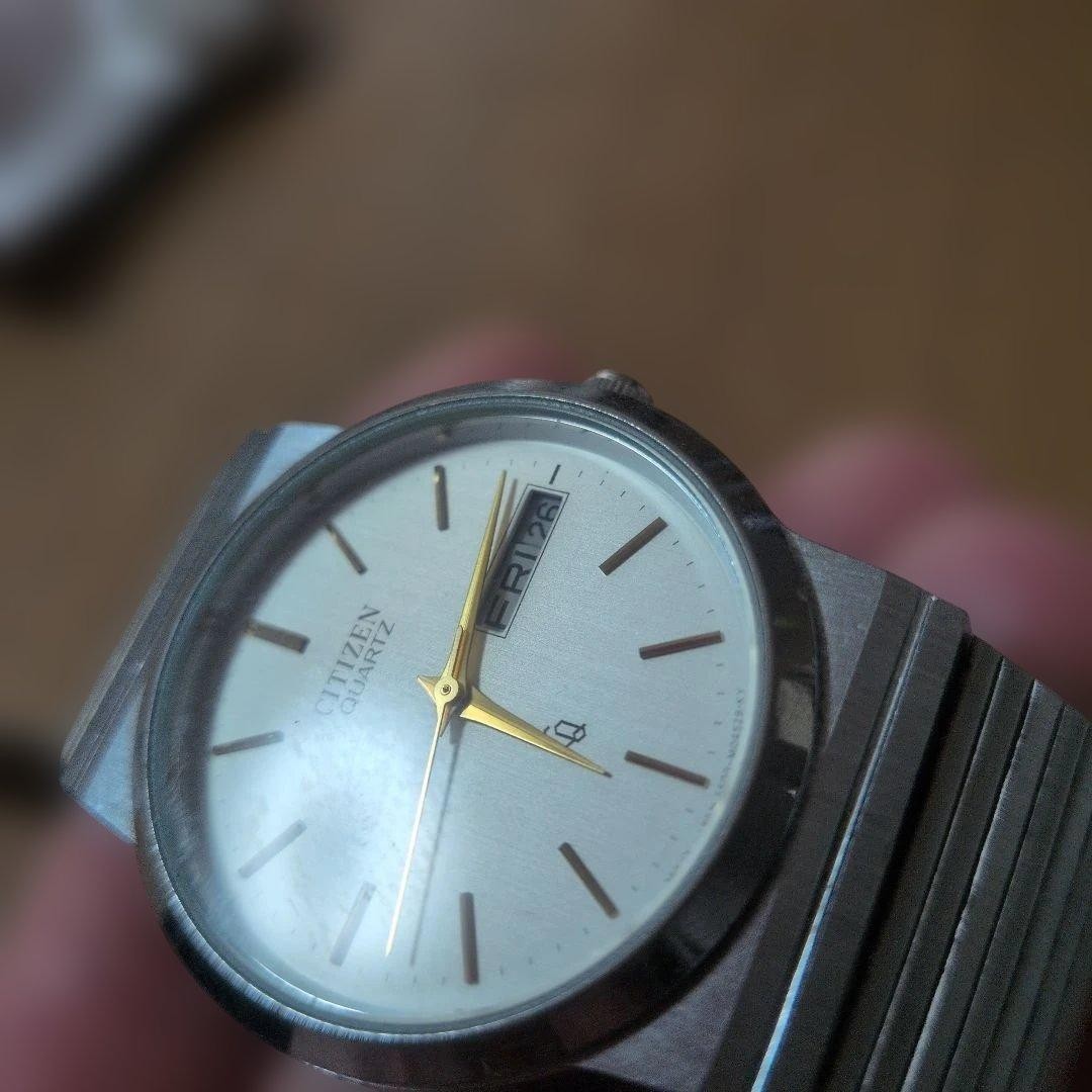 CITIZEN QUARTZ wristwatch, silver body.