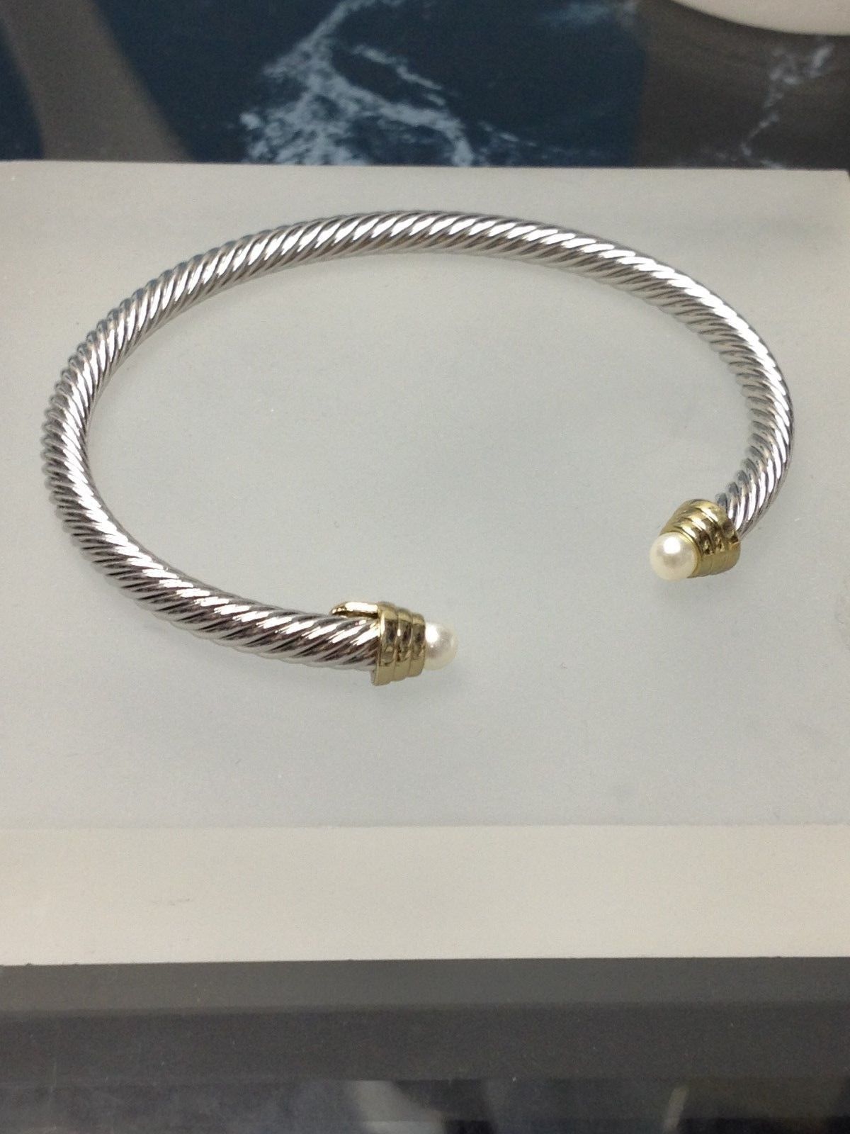 DESIGNER INSPIRED BANGLE SILVER FINISH GOLD CRYSTAL TIPS CLASSIC CUFF BRACELET