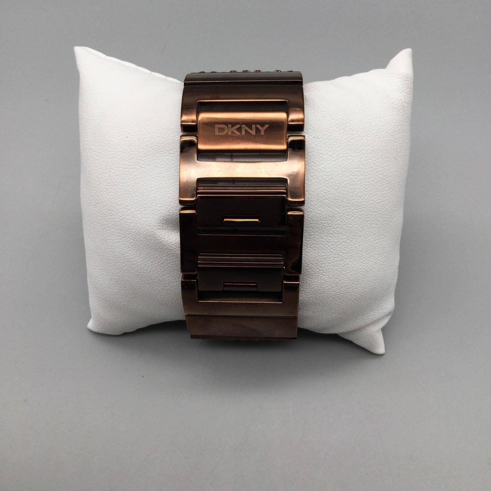 DKNY NY-3885 Womens Watch 28mm Brown Dial Crystals Bangle New Battery 7″