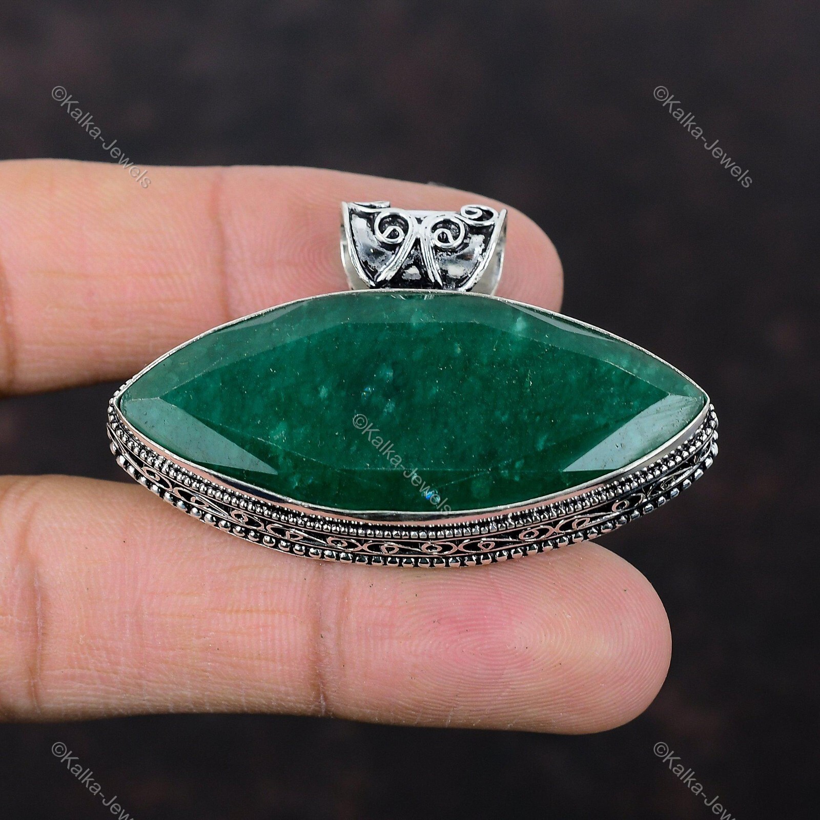 Natural Zambian Emrald Gemstone Pendant Vintage 925 Sterling Silver For Women