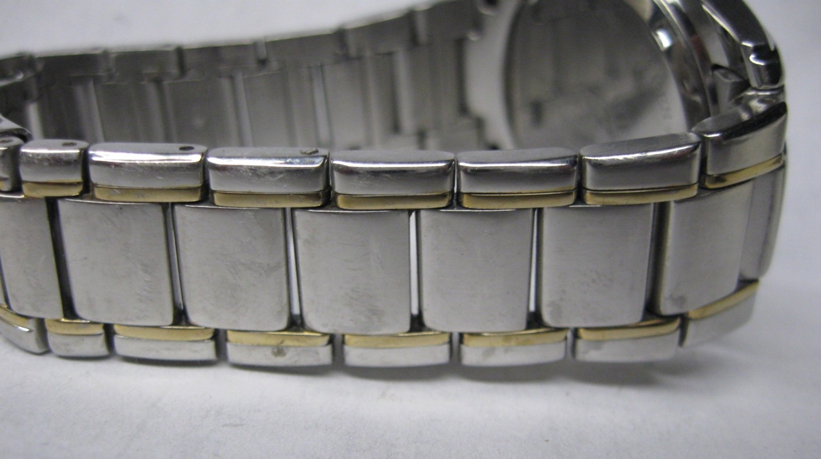 MENS CITIZEN ECO-DRIVE WATCH E111-K003644 KEEPS TIME