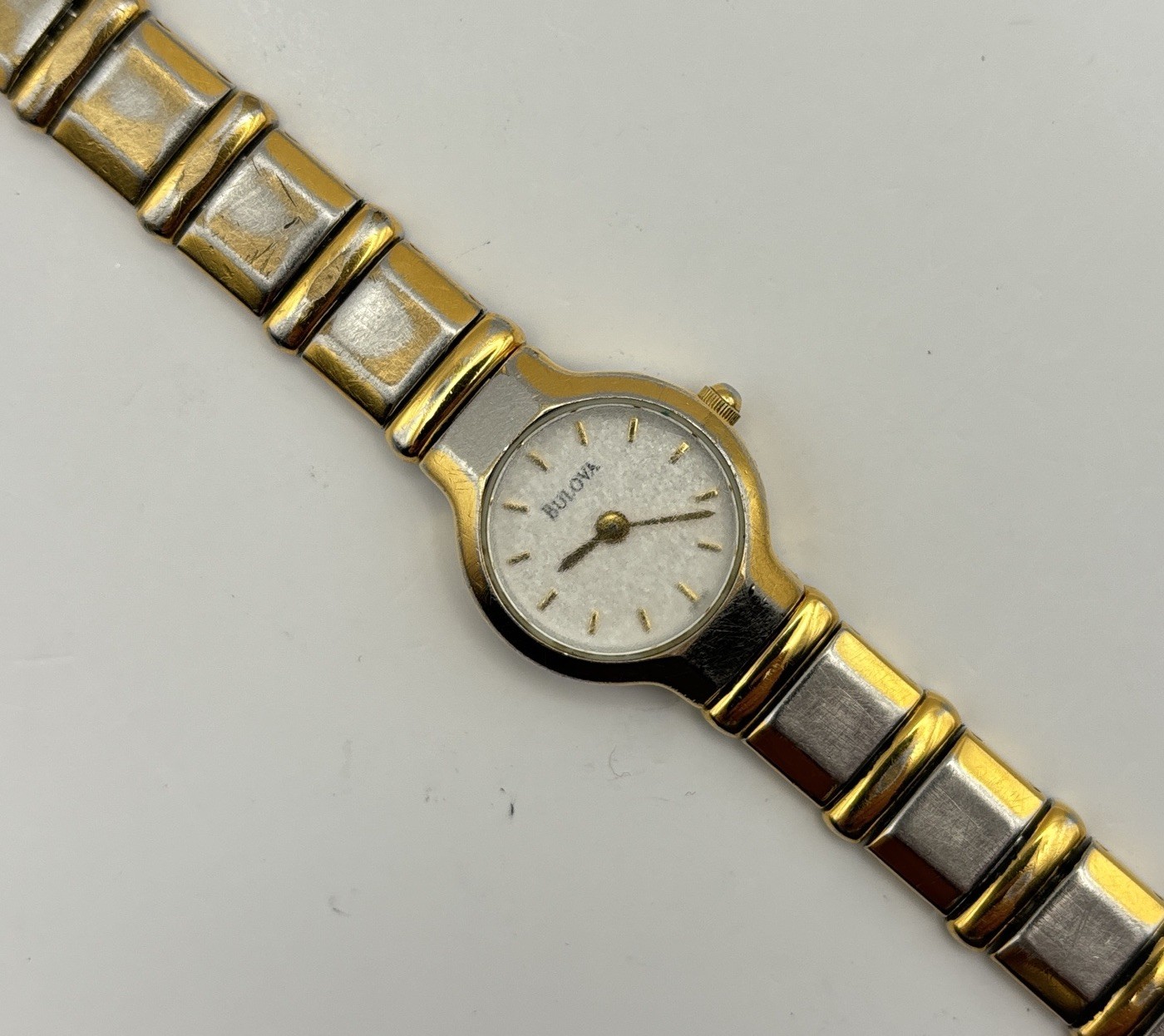Vintage Bulova Women 98T30 Petite Gold Tone 20mm Quartz Analog Watch #7.36