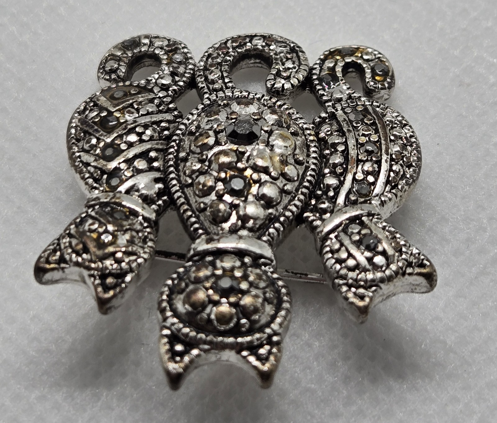 Cat Kitten Brooch Silver Tone Faceted Marcasite Stone Sparkle Feline Pin