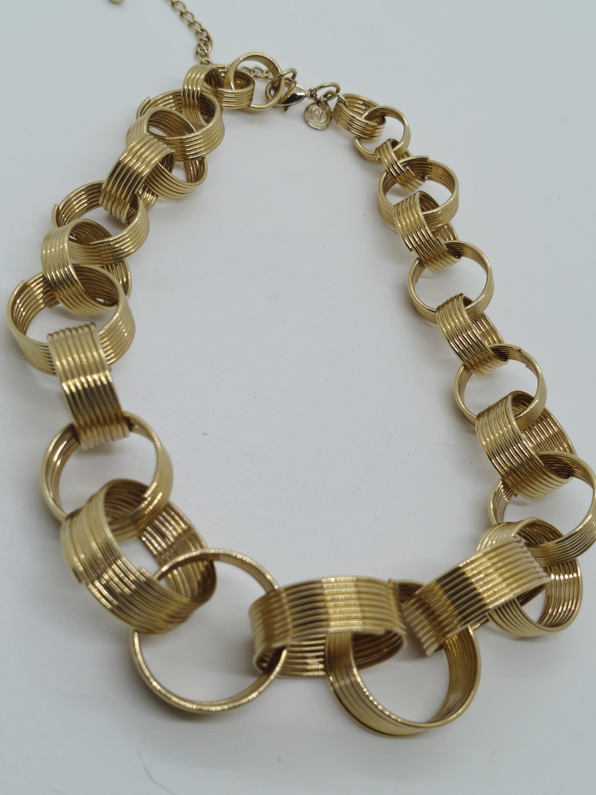 Gold Tone Spring Hoop Necklace 20 Cm Adjustable To Longer 24 Cm