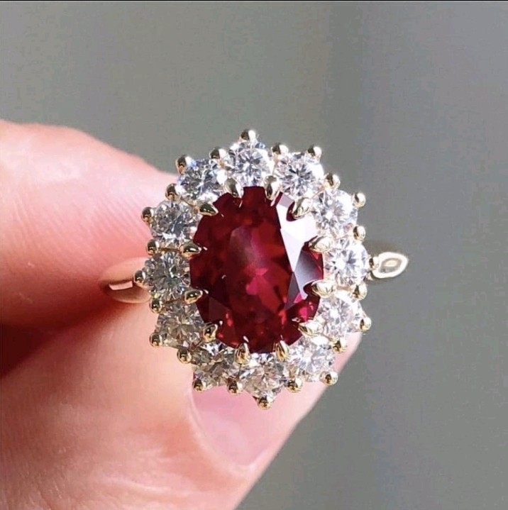 Gold-Plated Zinc Ring Red Oval CZ With White/Colorless Inlay Size 7