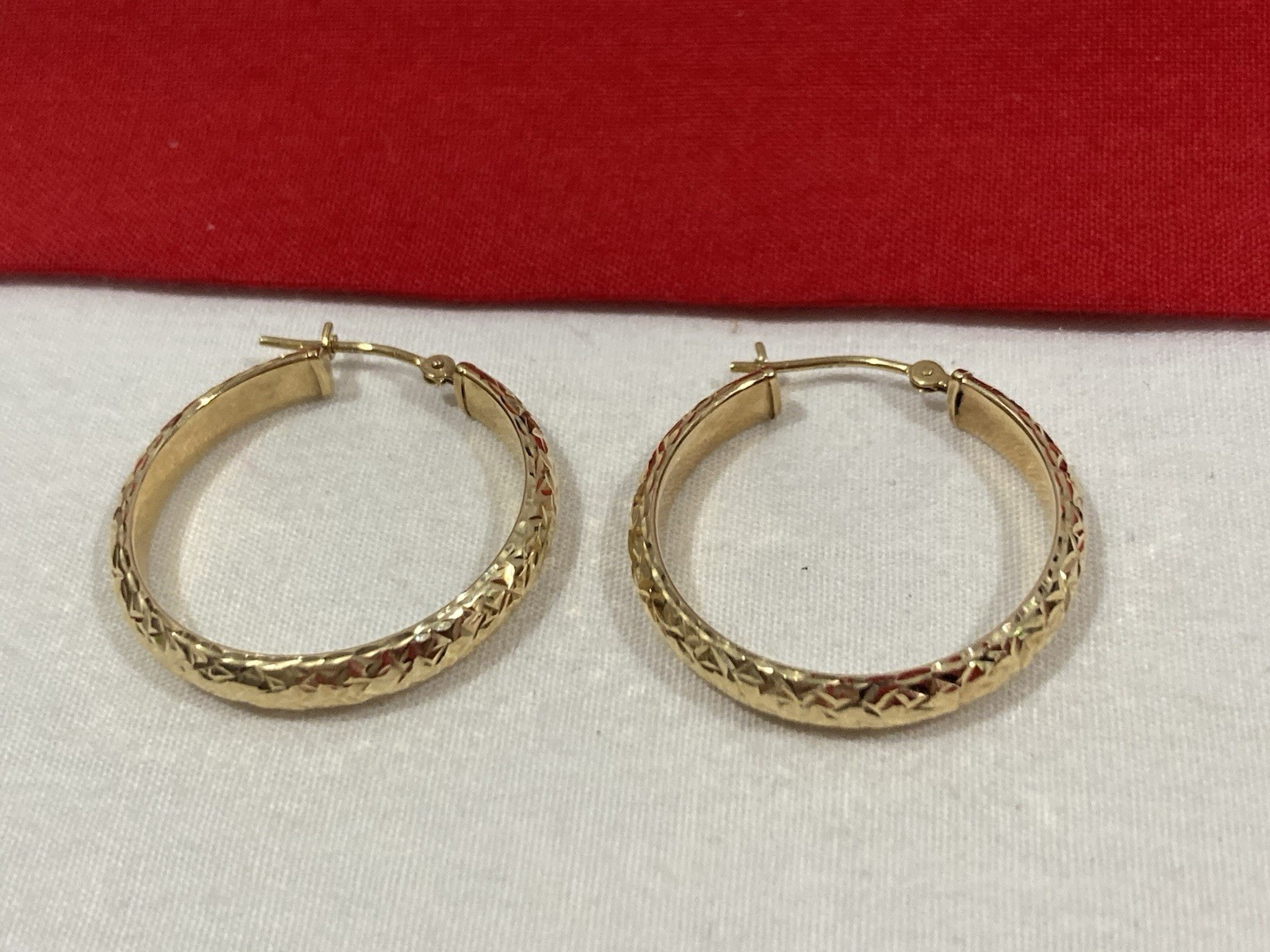 NEW EG EternaGold 14k Solid Yellow Gold Etched Round HOLLOW HOOP EARRINGS 1.96g