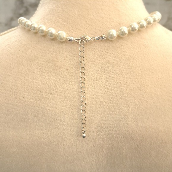 Women’s Faux Pearls Choker Necklace White/Beige 8 in + 3 in of extension