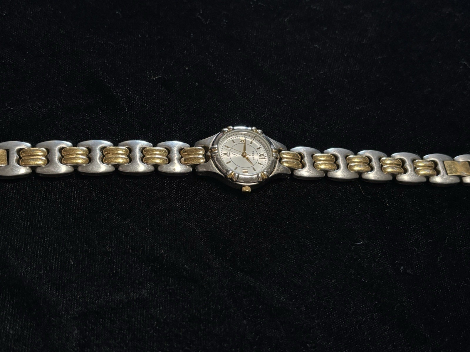 Fossil F2 Women’s Two-Tone Gold/Silver Quartz Analog Watch Roman Metal Bracelet
