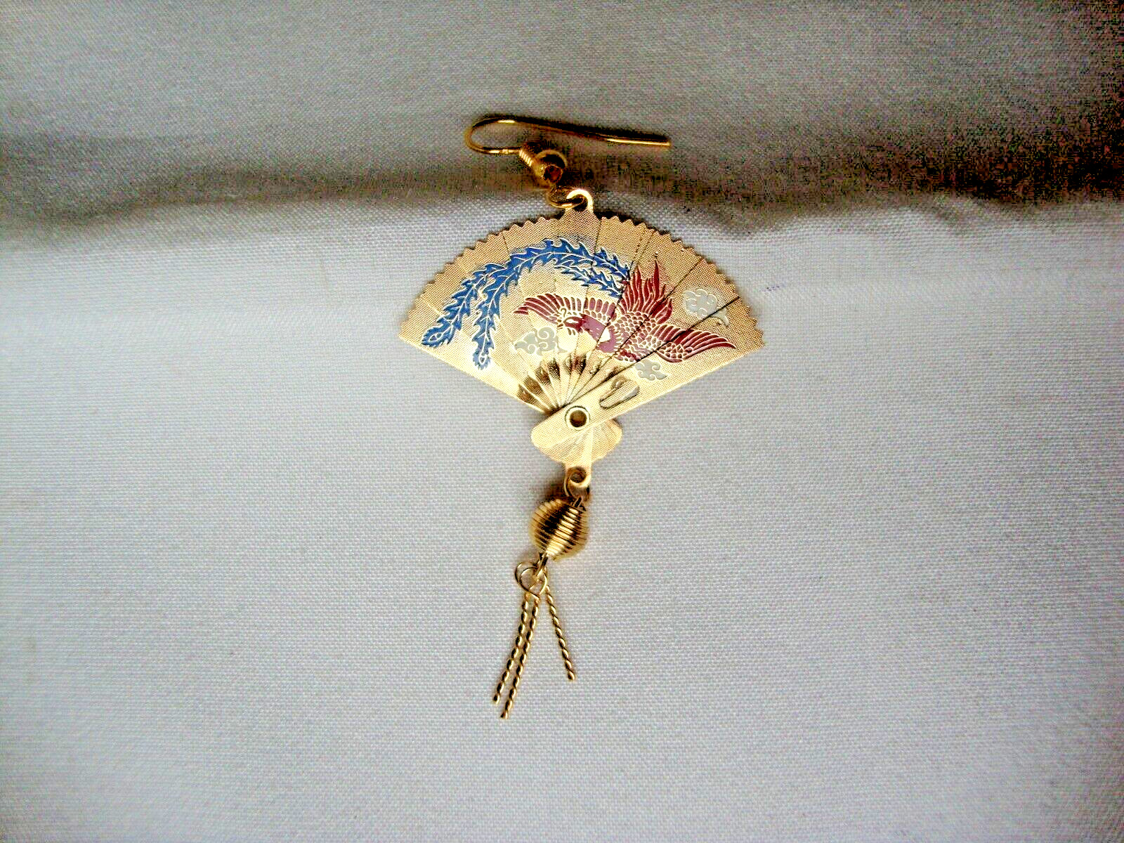 Vtg Charming Classic Chinese Phoenix & Crane Enamel Etched Folding Fan Earring