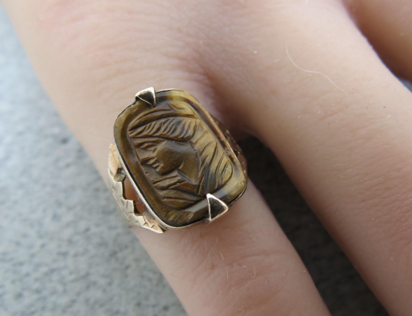 Victorian 10K Yellow Gold Cameo Ring Tiger’s Eye Carved Face Size 5 Pinky 2.52g