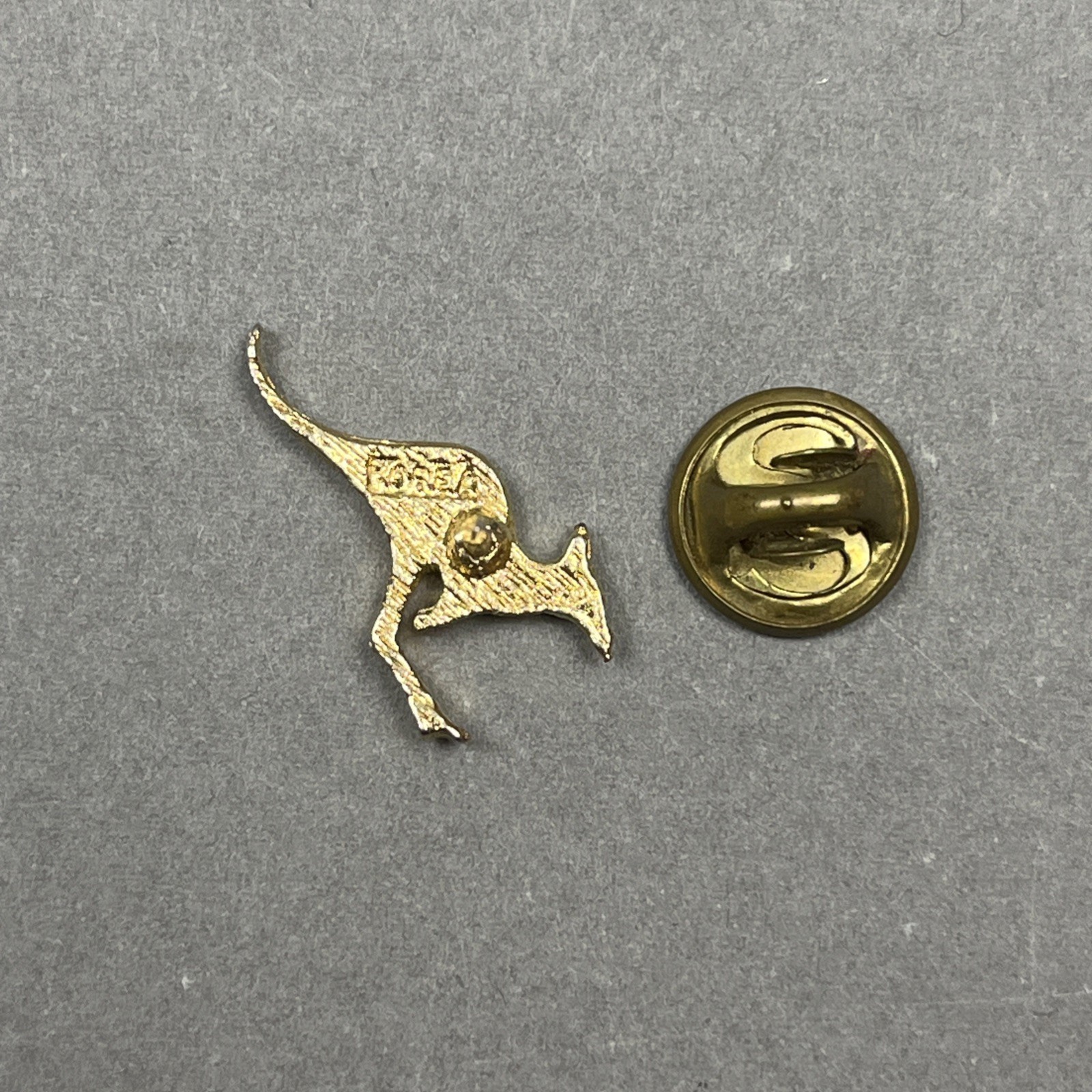 Vtg Gold Tone Kangaroo Lapel Hat Bag Jacket Pin Signed Korea