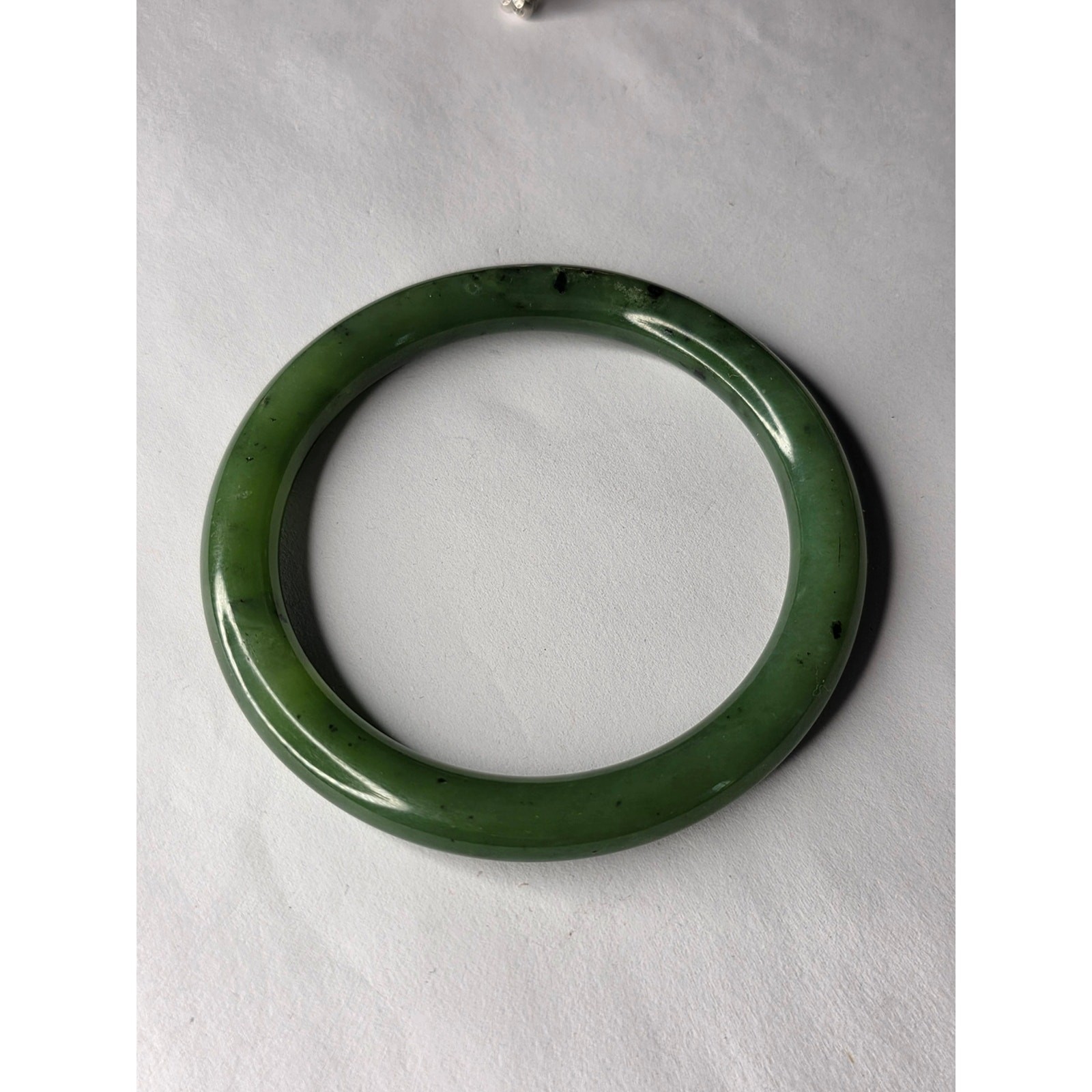 Vintage Nephite Jade Bangle 3.25″ Across Weight 45 Grams Excellent condition