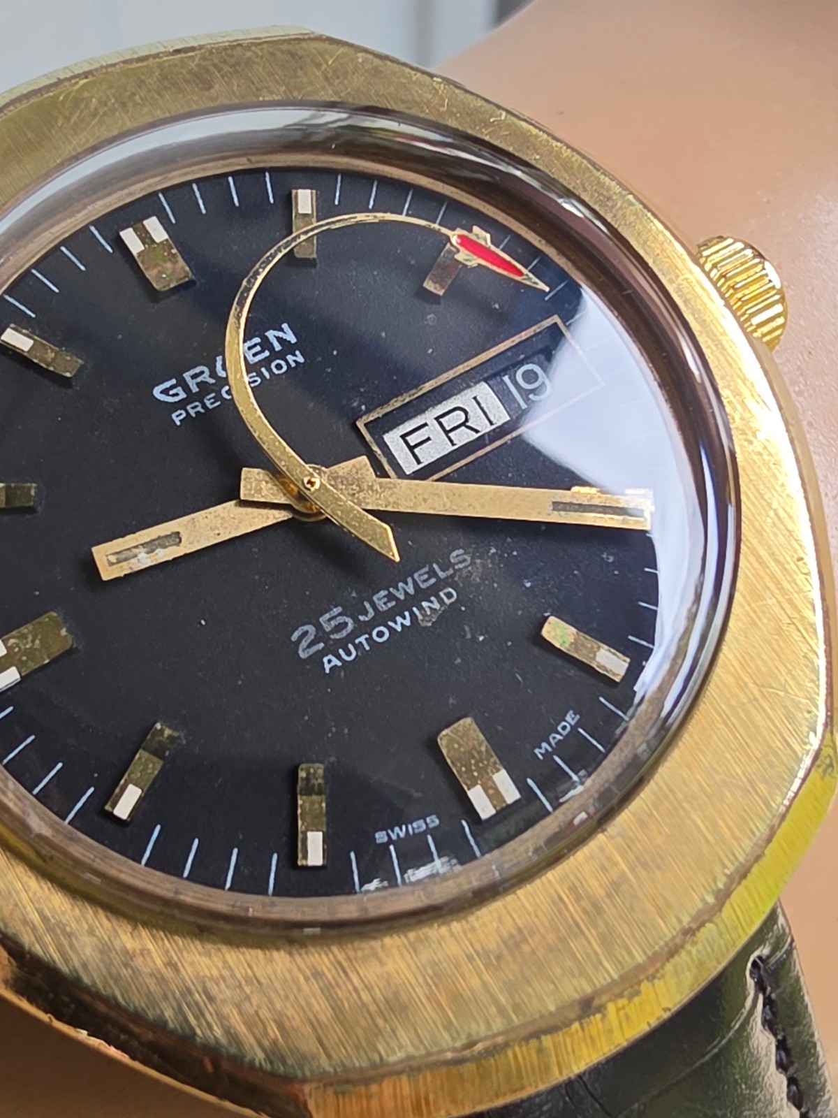 Vintage GRUEN men’s automatic watch 40mm Rocket second hand swiss made 1970s