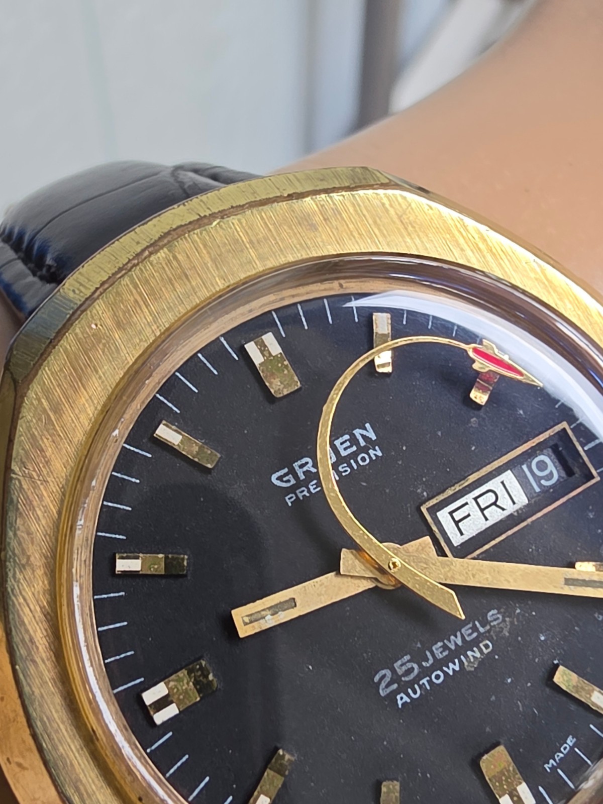 Vintage GRUEN men’s automatic watch 40mm Rocket second hand swiss made 1970s
