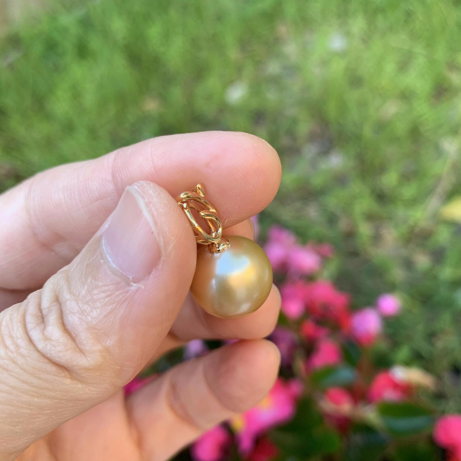 13.2mm High luster Australia Gold seawater Round pearl 18K Gold Pendant KG243