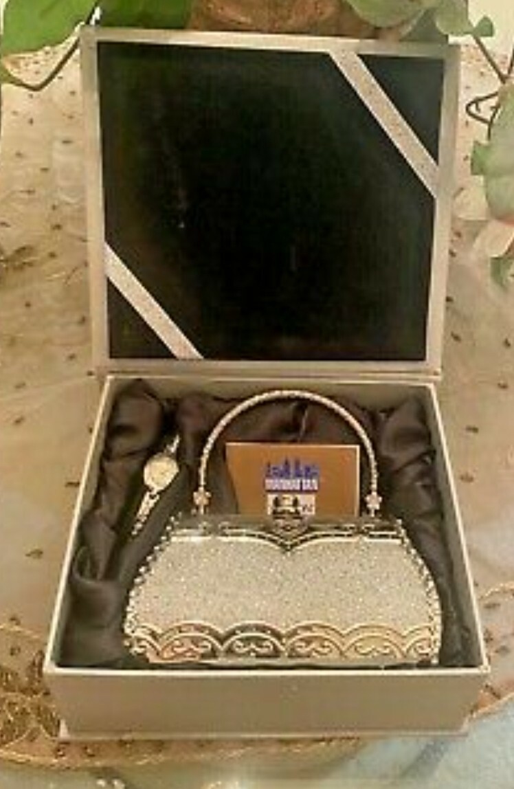 NEW VTG Limited Edition Manhattan by CROTON Rhinestone Bling Watch & Purse Set