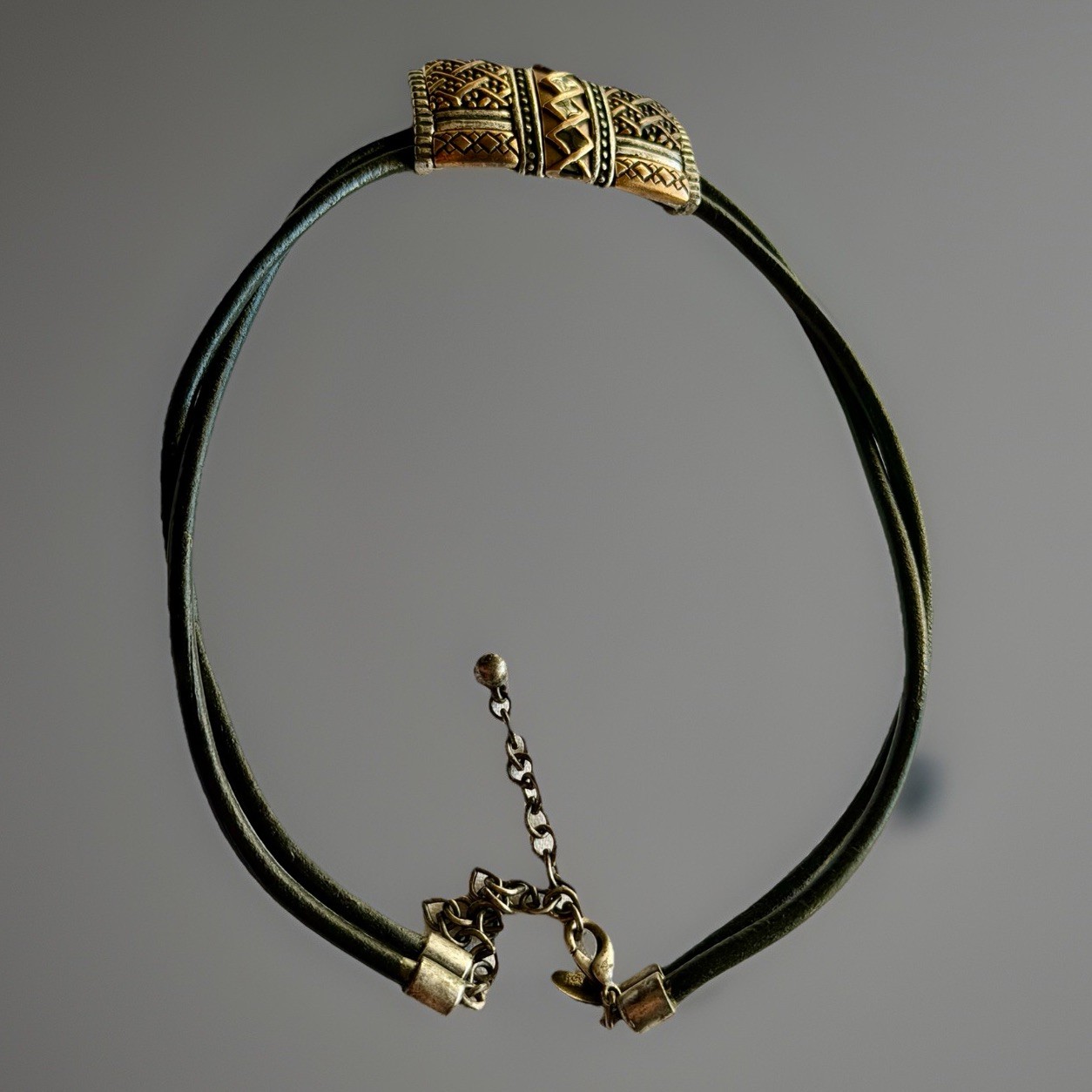 Chico’s Leather 2-Strand Choker Necklace Multitone Aztec Style Pendant Slide 50g