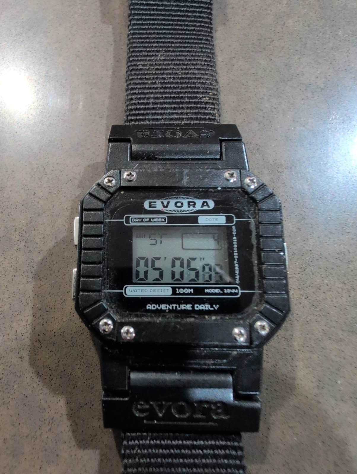 Evora Watch Core Collection Waterproof Durable Comfort Black