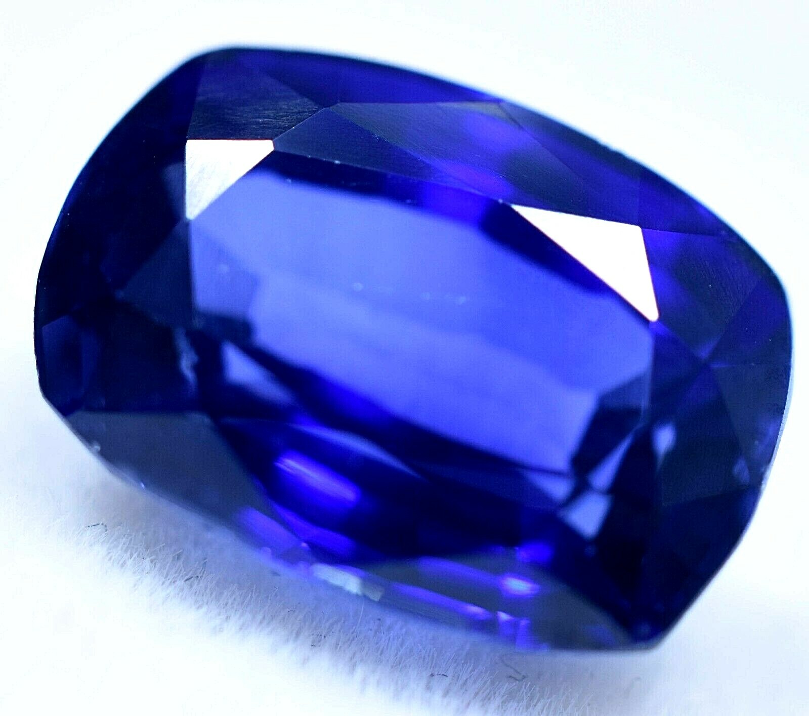5.40 CTNatural california Benitoite GGL Certified Top Quality Treated Gem