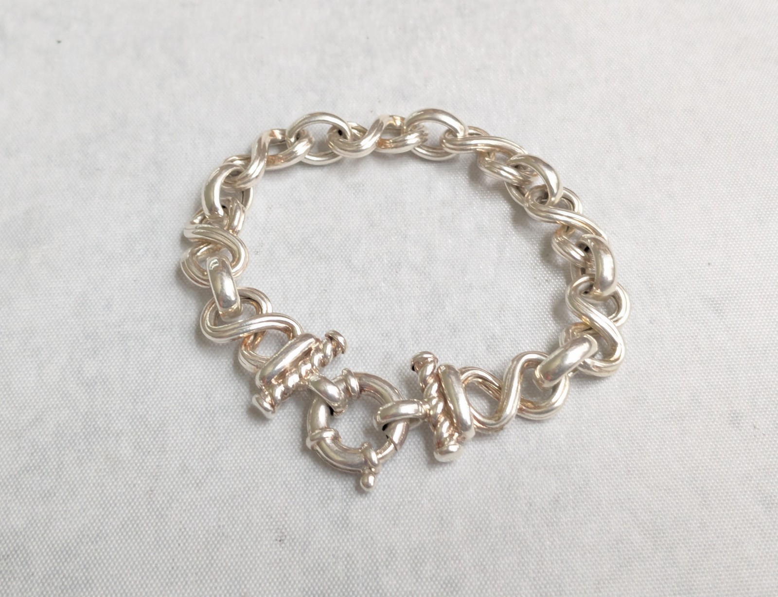 Vintage Sterling Silver Bracelet Infinity Bowtie Hollow Puffy 7″