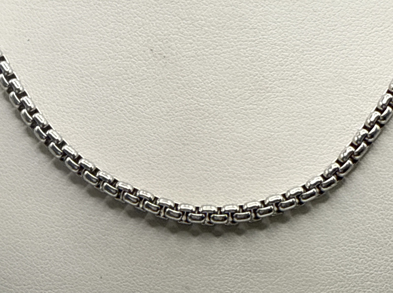 17″ Box Link Chain with Ornate Push Lock Clasp 21.5 grams