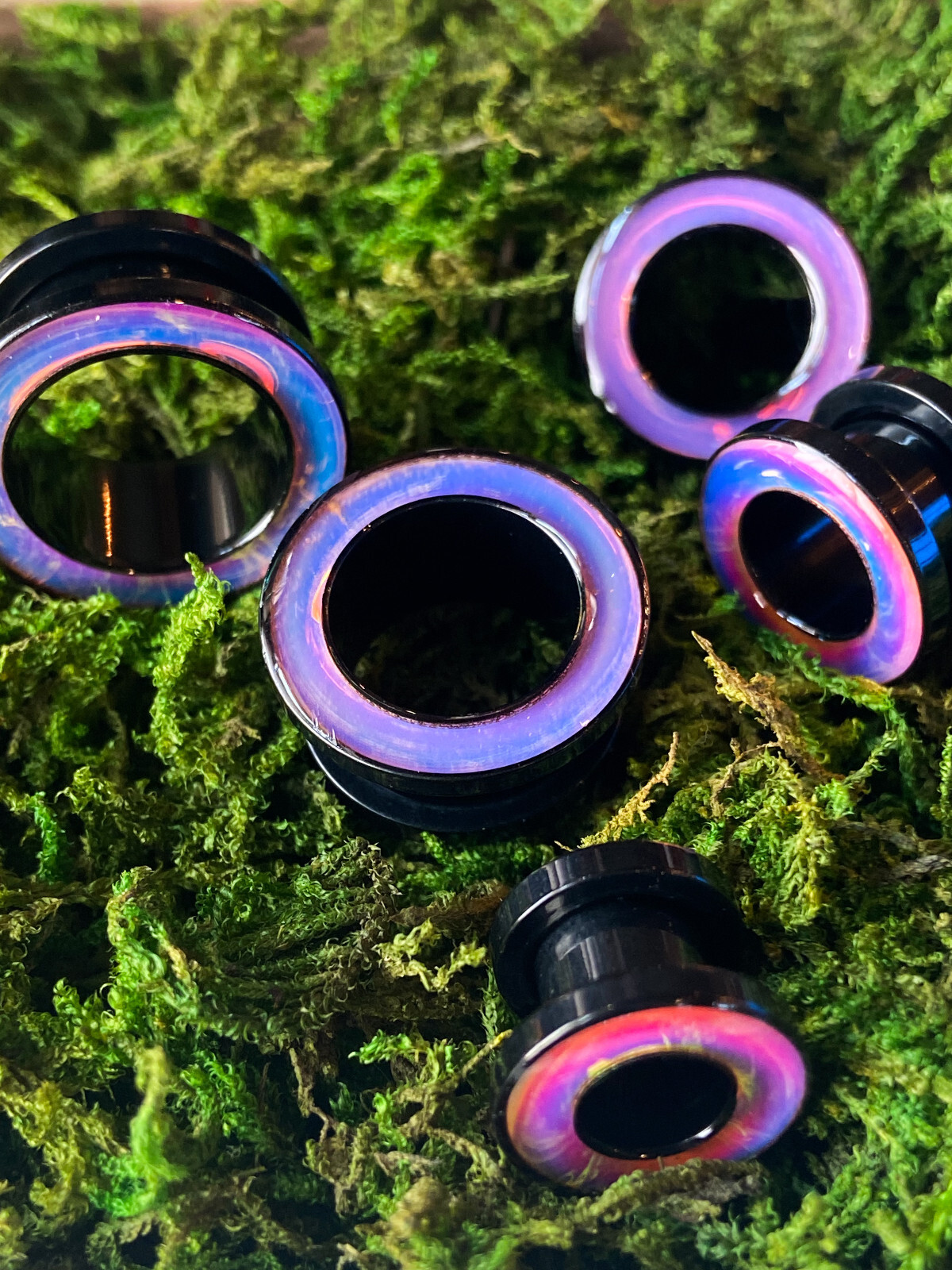 PAIR Rainbow Iridescent Rimmed Black Screw Fit Tunnels Earlets Gauges Plugs