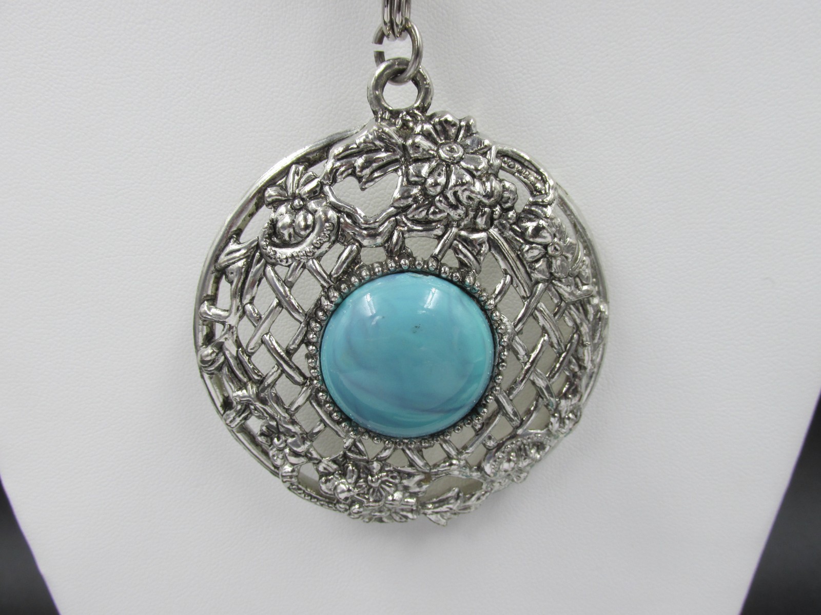 Faux Turquoise Cabochon Chunky Silver Tone Medalion Necklace Bracelet Set