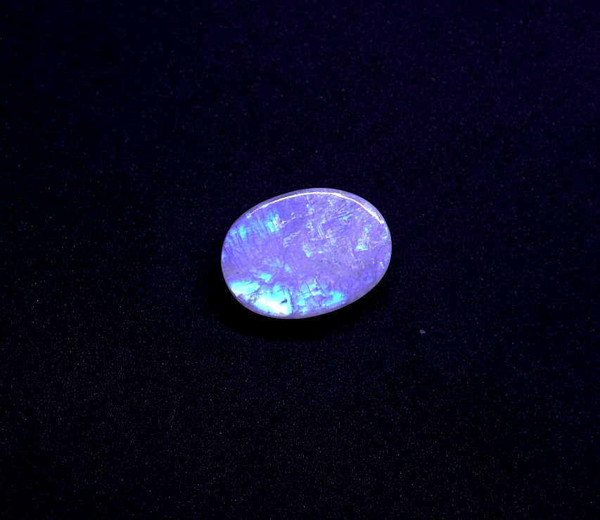 32 Ct Natural Blue Shine Rainbow Moonstone Oval Cabochon Gemstone 25x18x8 mm
