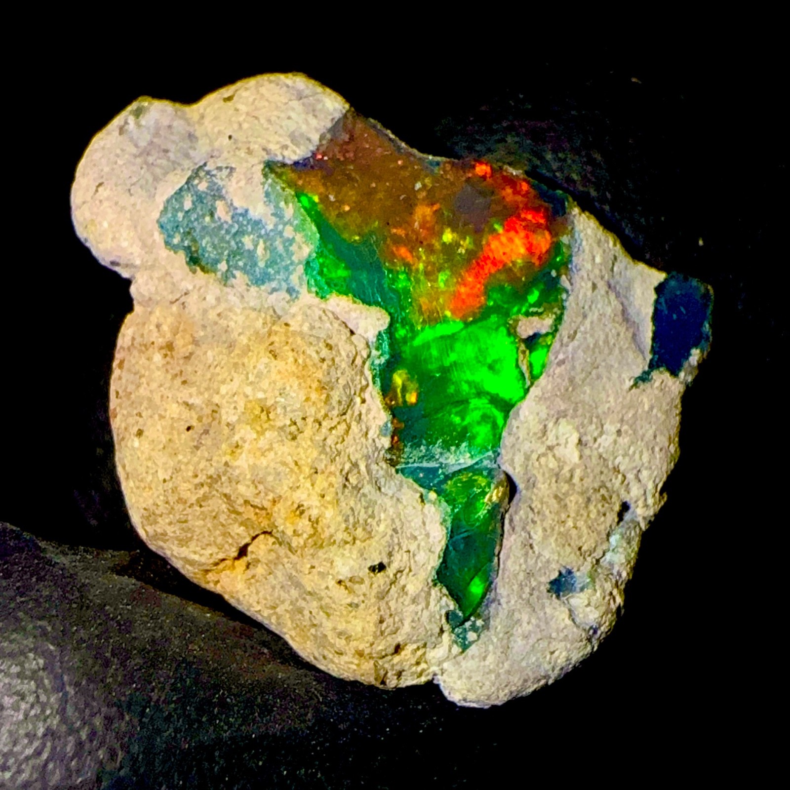 Ethiopian fire opal, dry opal gemstone rough, Natural Black opal 13.5Ct 22×17 mm