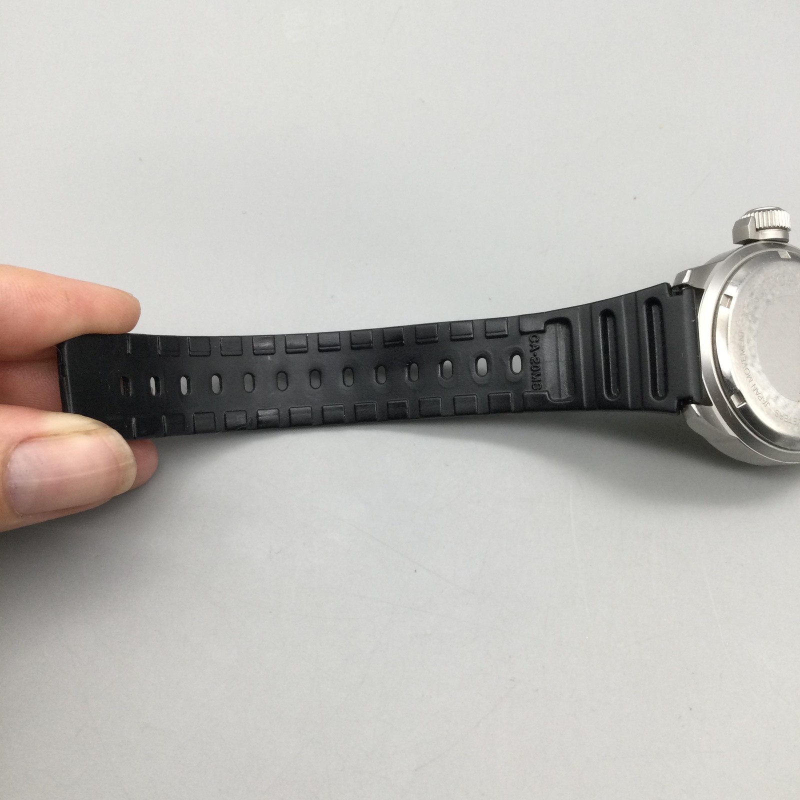 Nautica A2581 Mens Watch 39mm Cream Dial Blue Bezel Black Rubber New Battery