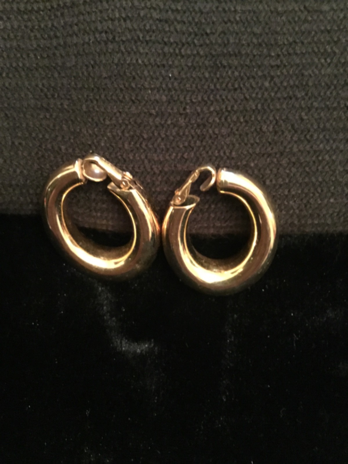 Napier vintage gold tone clip on earrings