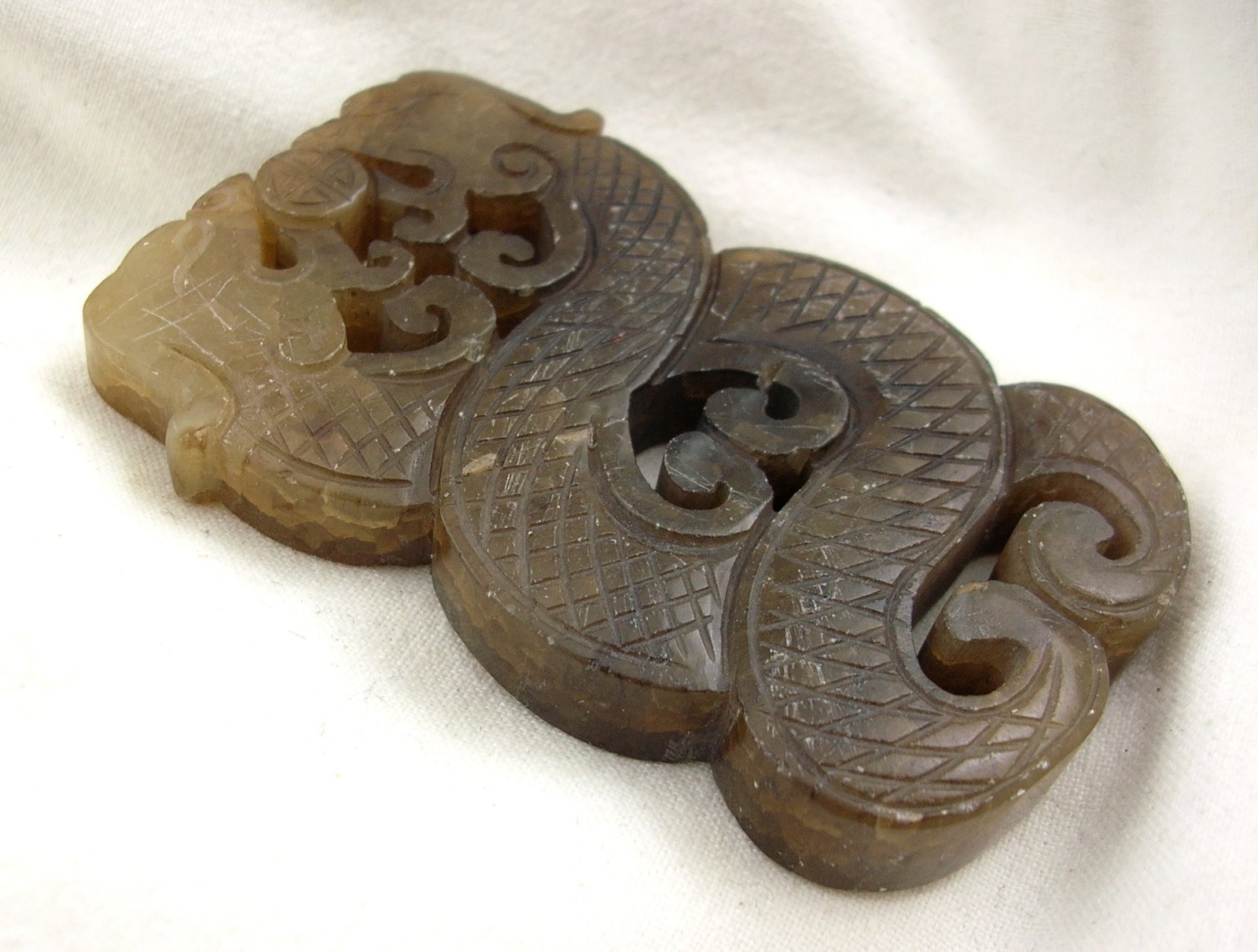 VINTAGE CHINA PENDANT Jade Dragons