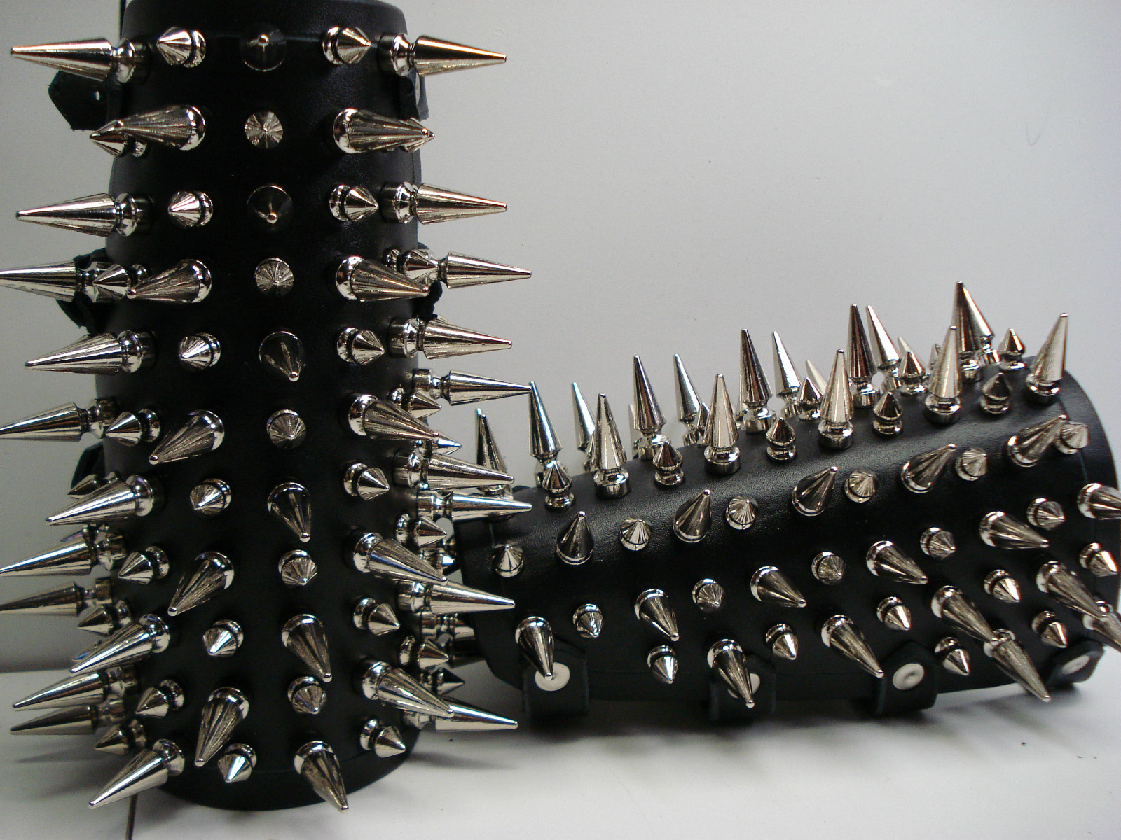 Unisex Spiked Leather Gauntlets….BLACK METAL… (MDLUG0250)…..AGATHODAIMON’S