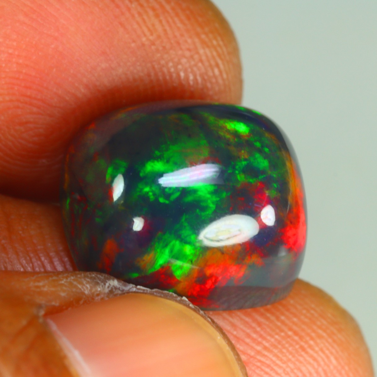 6.45 Cts_Extreme Top Fire_100 % Natural Rainbow 3D Flash Welo Solid Black Opal